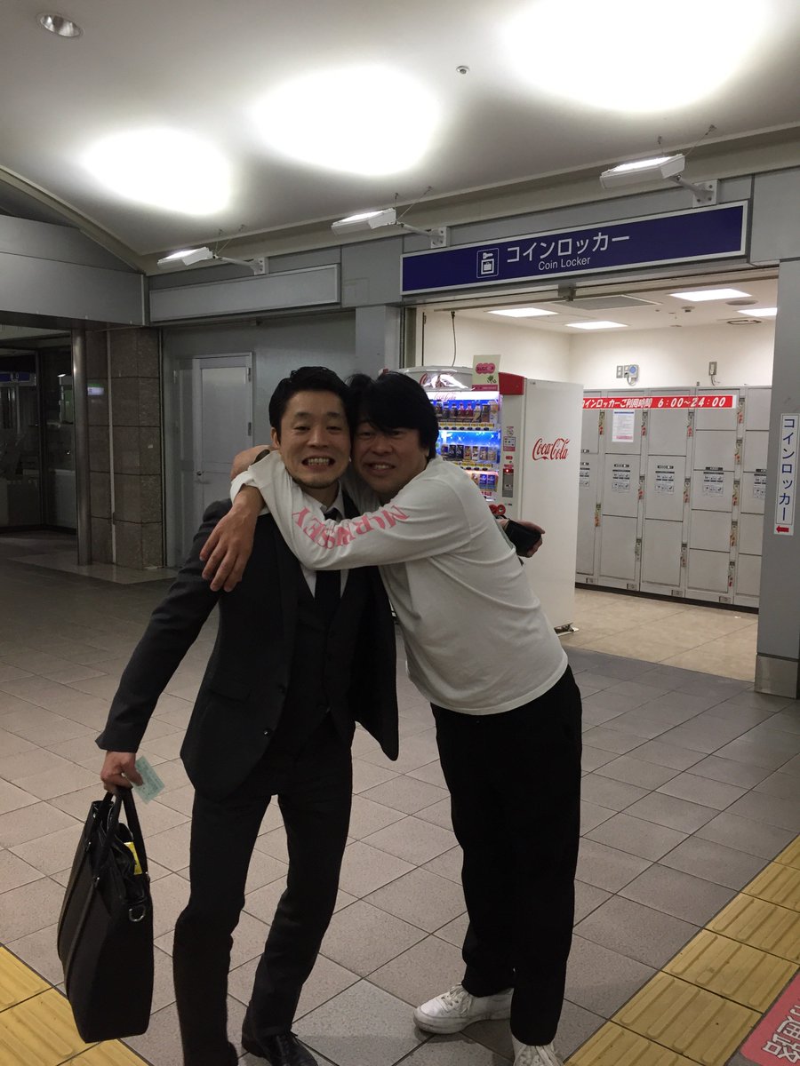 the___PRACTICE's tweet photo. アサガミが来てくれて帰った!!マジアイツイカレテル。最高ね!俺はまだ飲みますー #snoppy #cut #standdc https://t.co/NgLQj23jqQ