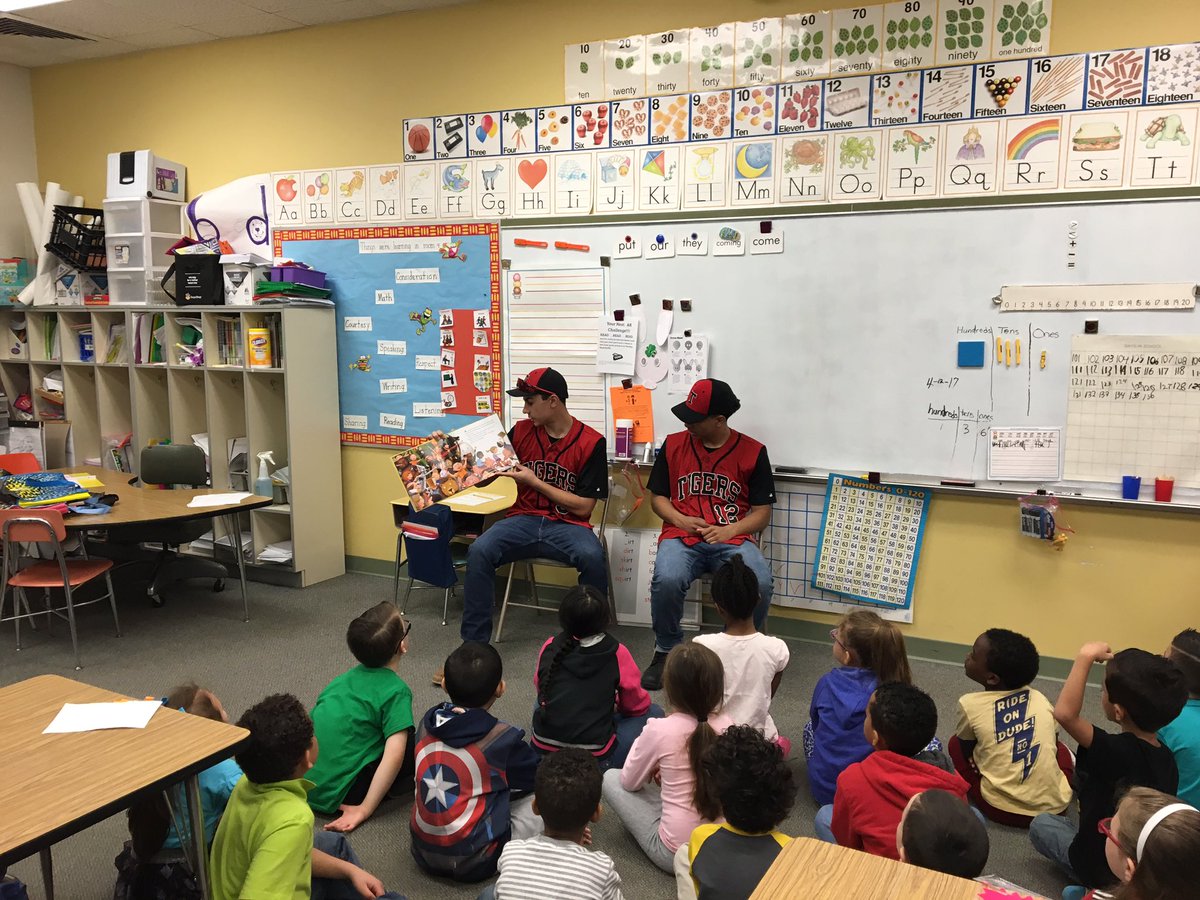 tolmanbaseball's tweet photo. Reading Day @CurvinMcCabe @PawtucketSup @tolmanadmin https://t.co/A8yqjHlvPp