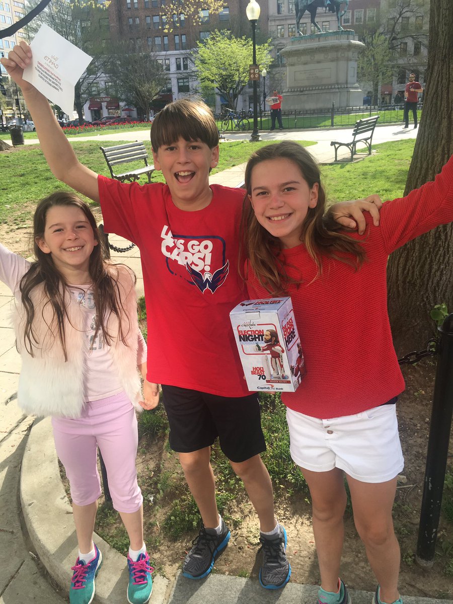 mjms2012's tweet photo. We found Holtby! #redhuntwinner #bobblebeast @Capitals https://t.co/YfZ9Nw4CkR