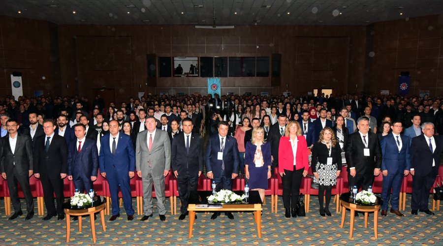 TurkMetalSen's tweet photo. Genel Başkanımız, Akad'emek 4.Öğrenci Kurultayı açılış programında çalışma ekonomisi öğrencilerine seslendi.
https://t.co/z5SJLVFNEn https://t.co/AVf8Ga60m4