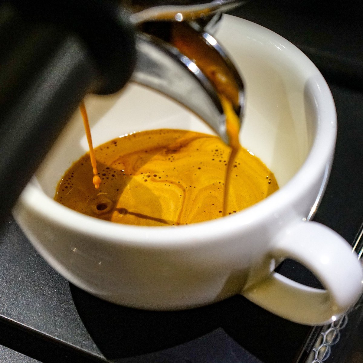 Brazil - Linda is back in our roast works! This year she's got heap loads of brown sugar sweetness in the cup. Good to have you back Linda 💞