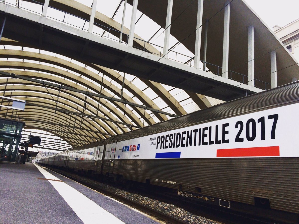 TrainsExpo's tweet photo. 🚂😄 Dernier jour pour visiter notre exposition #LeTrain2017 de la #Présidentielle, aujourd'hui à la @VilledeReims : voie A, jusqu'à 19h ! ✌️ https://t.co/pt3qWswgKD