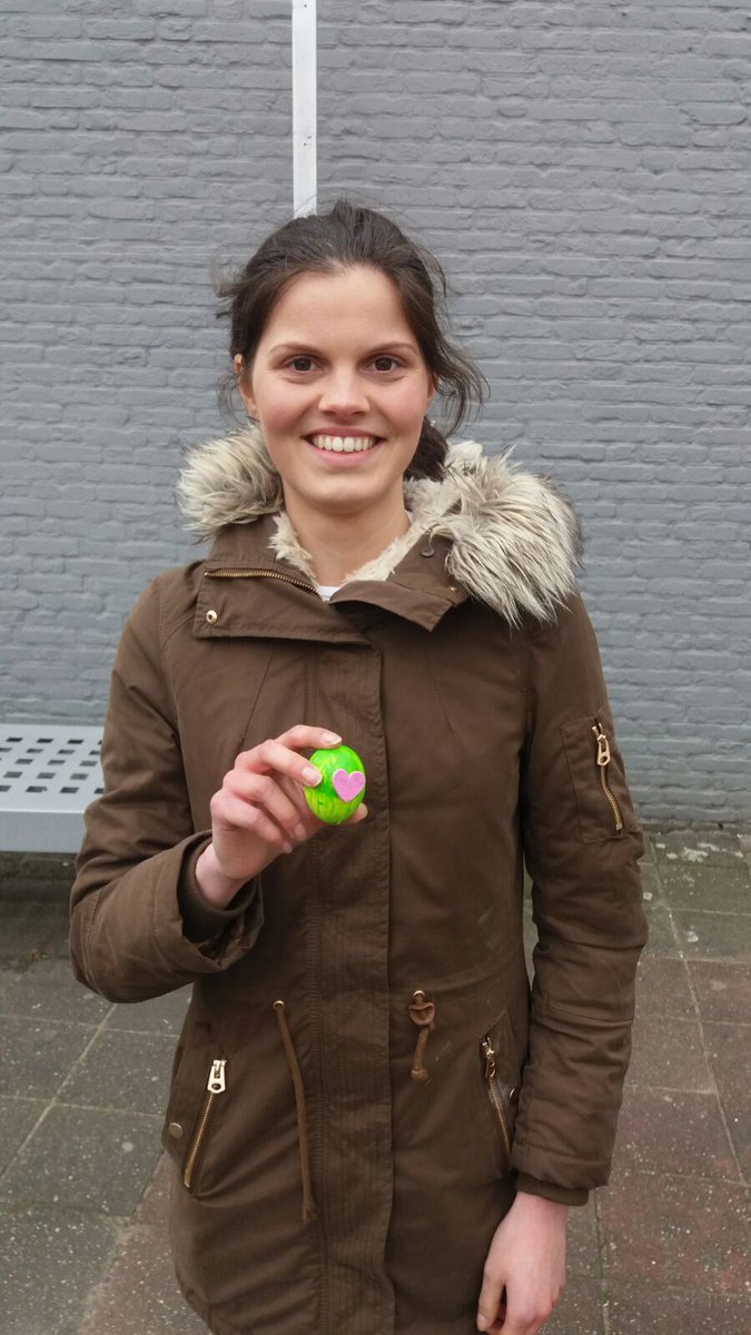 Allesbinder's tweet photo. Onze studenten gingen de wijk in om bewoners een fijne Pasen te wensen! #nijmegen #waterkwartier #pasen #verbinding https://t.co/5UUedG3brf