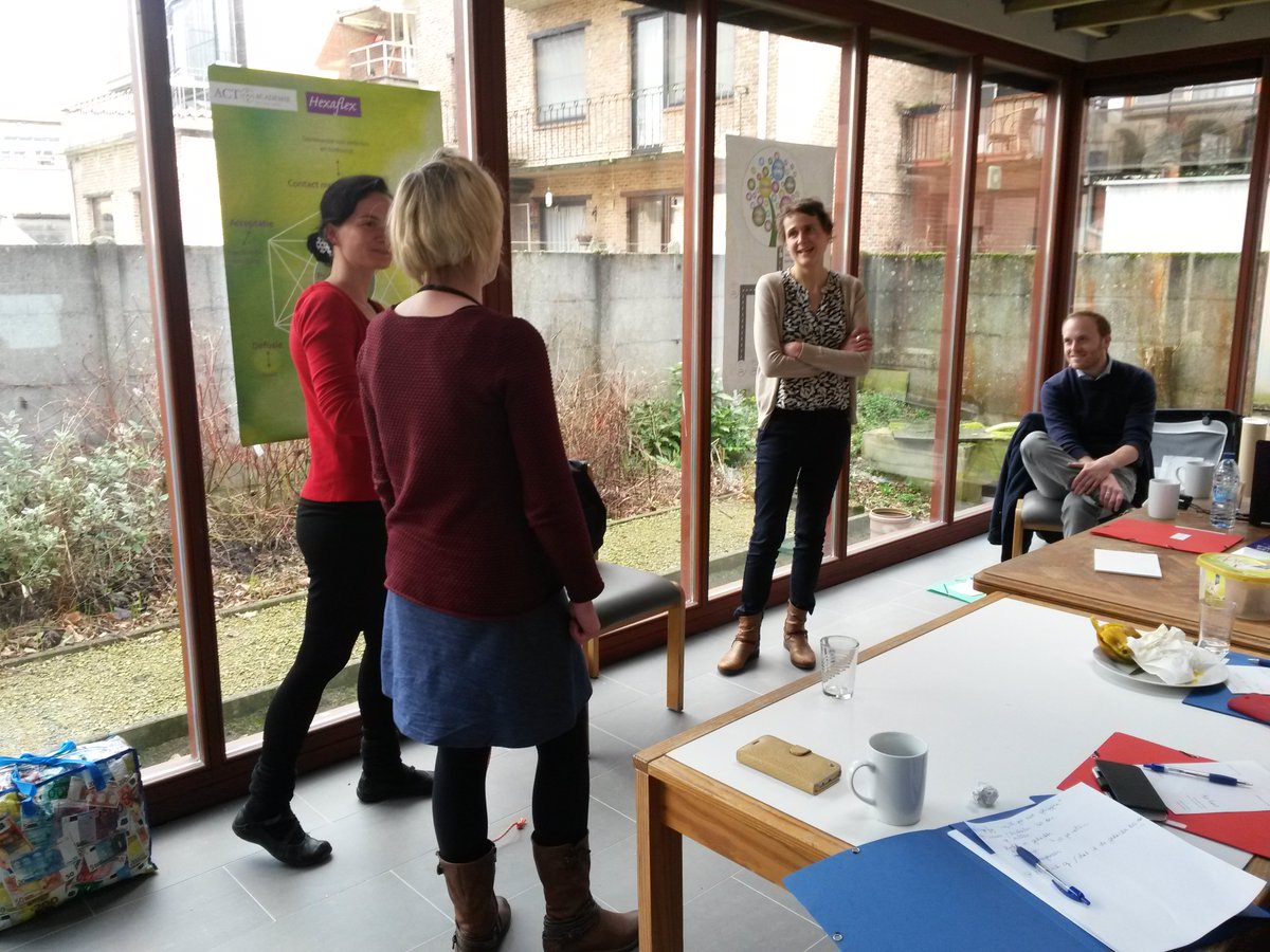 ACT_Academie's tweet photo. Onlangs was ACT Academie op bezoek bij een huisartsenpraktijk in Edegem. Hier maakten zij op leuke en interactieve manier kennis met ACT. https://t.co/mdO7Zccuc4