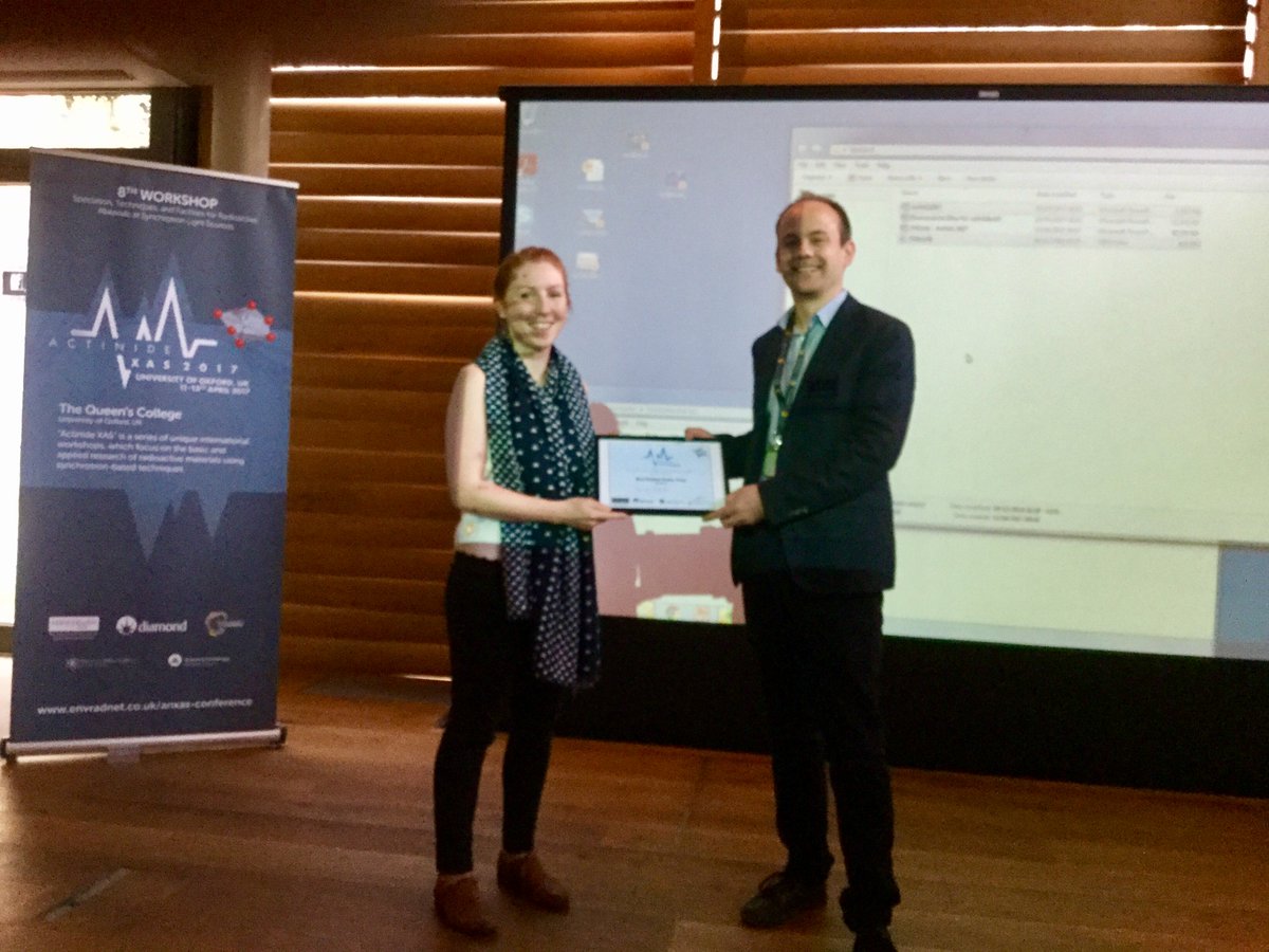 AnXAS2017's tweet photo. @UoMSEES PhD student @hannaheroberts receiving the best student poster award for her fantastic poster presented last night @DiamondLightSou https://t.co/Qw2BoTWskD