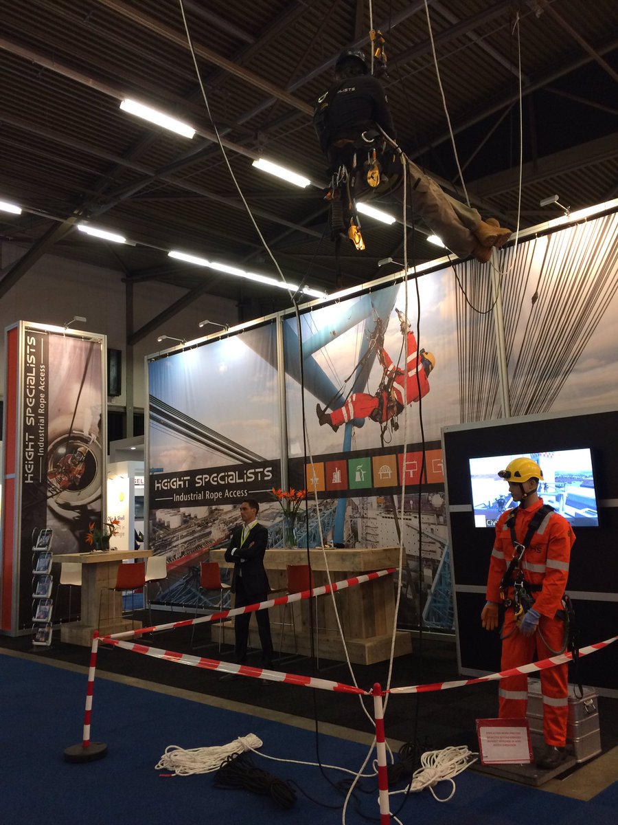 Veilig werken op hoogte: #RopeAccess. Ook vandaag live demonstraties bij #HeightSpecialists, stand #2.302 #MN2017 #IRATA <a href="/MaintenanceNEXT/">Maintenance NEXT</a>