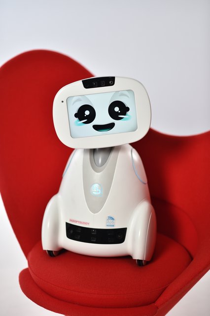 adoptbuddy's tweet photo. Tout ce que le #robot compagnon Buddy doit au #design par @IT_technologies https://t.co/GaCB9YPvGG @Ova_Design https://t.co/55Y2tH3XUN