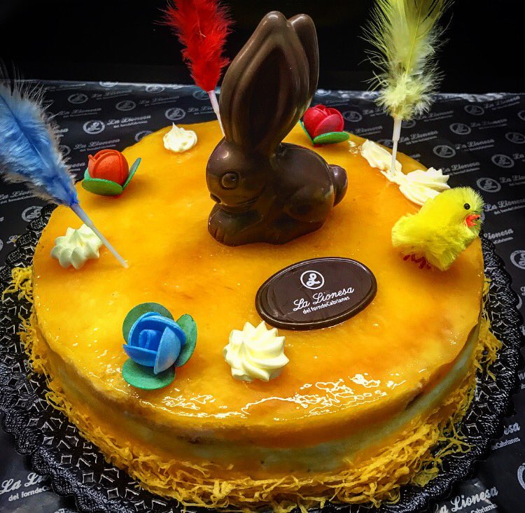 Mona de Xantillí: Nata batuda en fred, amb sucre, pólvores de vainilla i mantega #LaLionesadelForndeCabrianes #Pasqua2017