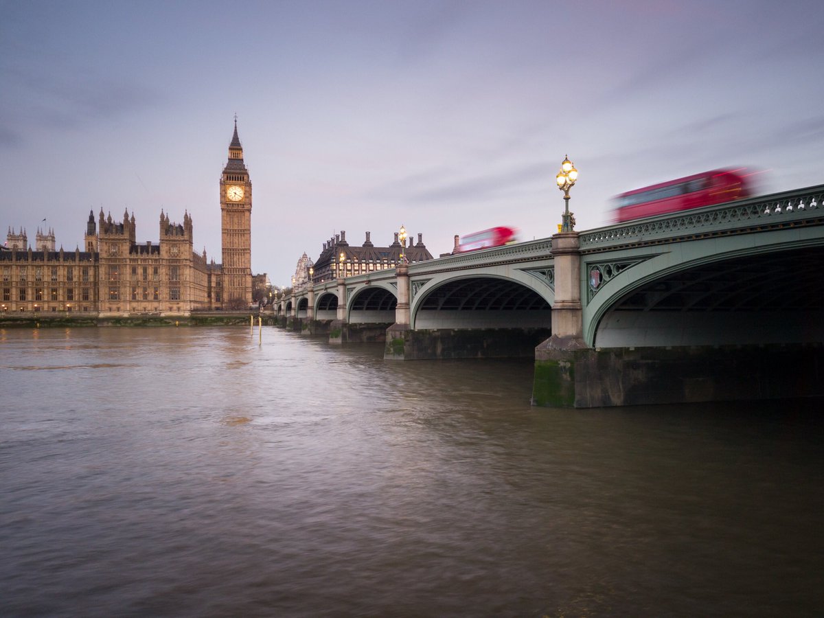 CattellMT's tweet photo. Two buses on Westminster bridge for #britainsbestviews taken using a Samsung Galaxy S8 @SamsungUK  #london #UnboxYourPhone #spon https://t.co/8Hb2esEM7t