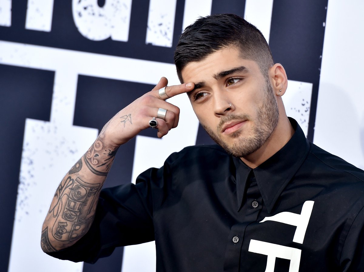 MTVUK's tweet photo. .@zaynmalik invites strippers, strangers and wild animals to video shoot >> https://t.co/SGi9HR9mD3 https://t.co/EQoxR1HGfN