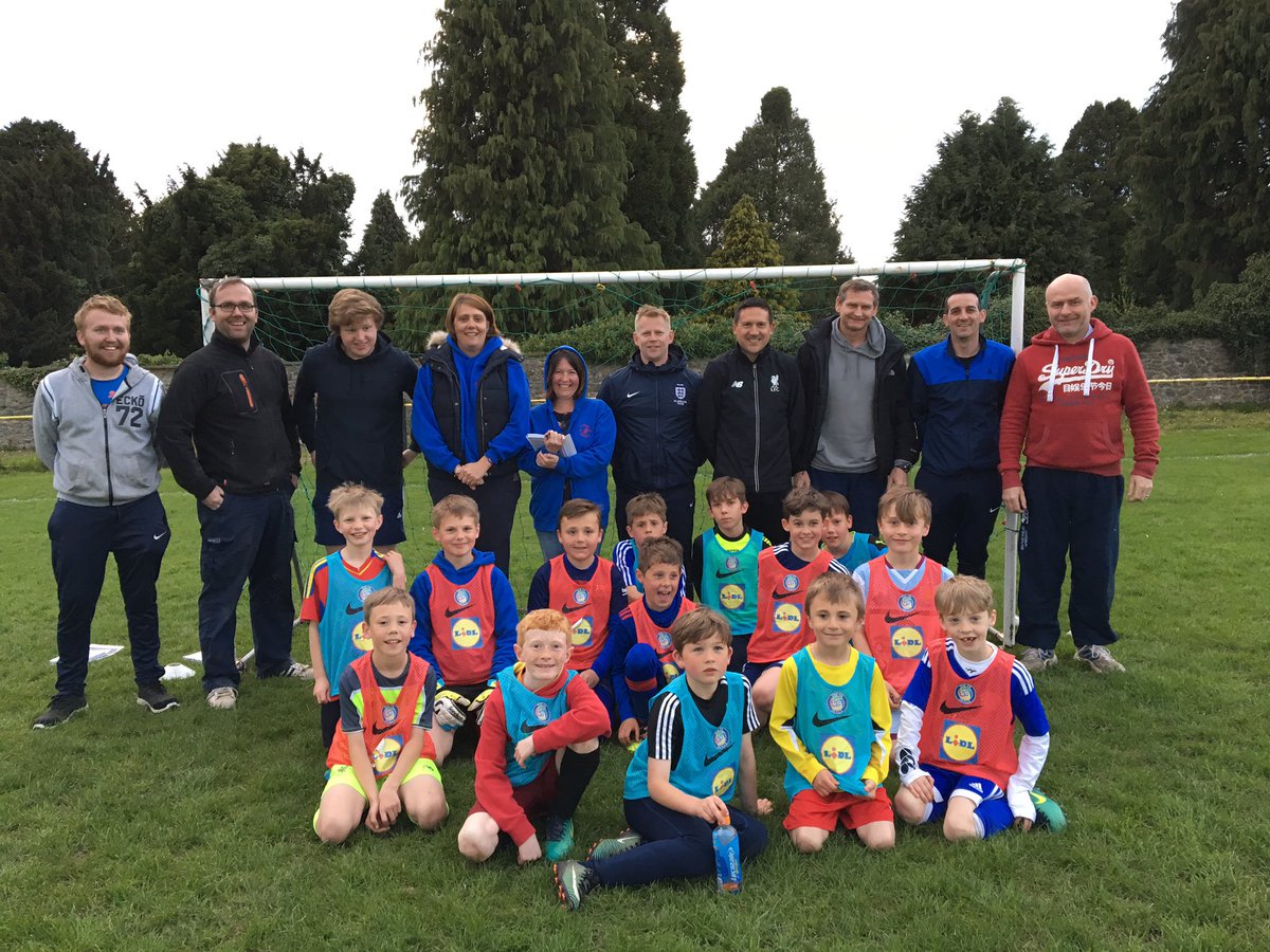 rachelpotte's tweet photo. @HerefordshireFA  @pitman_jamie  @LedburySwifts 9 newly qualified Level 1 football coaches. https://t.co/jXV7AC0Z6j