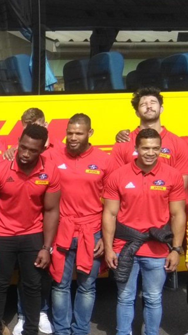 Guess which one of them 4 enjoy the sunshine the most? @kolisi1 <a href="/NizaamCarr8/">Nizaam Carr</a> @Cheslin_Kolbe11 or <a href="/ewviljoen059/">EW Viljoen</a>