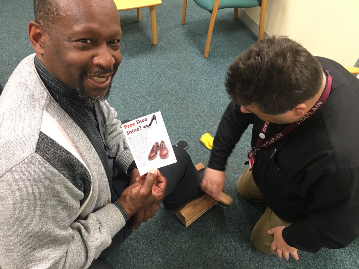 jeanhurls's tweet photo. Chaplaincy team @manairport @manairportPRESS @seb_thompson #shoeshine to mark #MaundyThursday #servewithhumility plsRT we are cleaning 👠👞now https://t.co/Fo6A7xVU7r