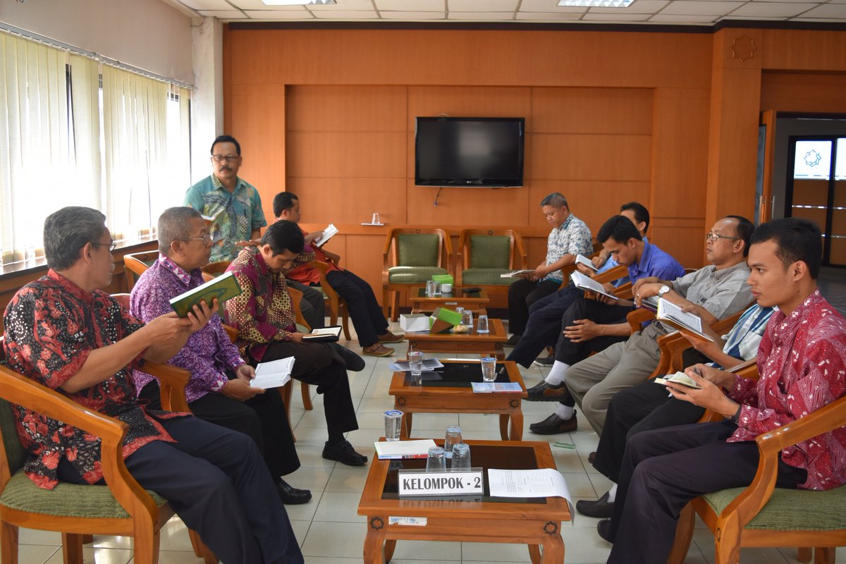 riezkarnia's tweet photo. Refreshing Al-Islam dan Kemuhammadiyahan Tenaga Kependidikan (28 Mei 2016-01 Juni 2016) @UMYogya #miladumy36 Biro SDM AR.A lt 2 Ext 146&amp;382 https://t.co/vKyOM92mEd