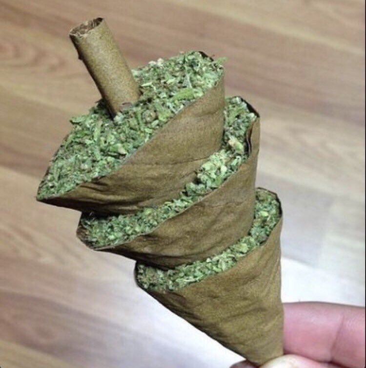 DrugedPosts's tweet photo. "Wyd after smoking this?" https://t.co/RWmFtWS12M