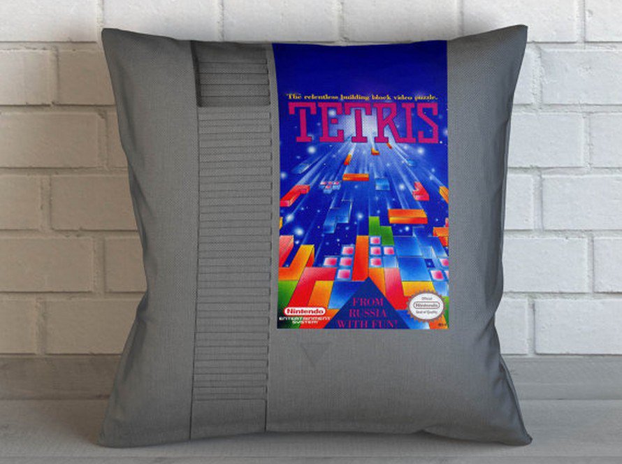 Hihi. Alte NES-Spielmodule als Kuschelkissen. Euer Favorit? gaminggadgets.de/nes-kissen-alt…