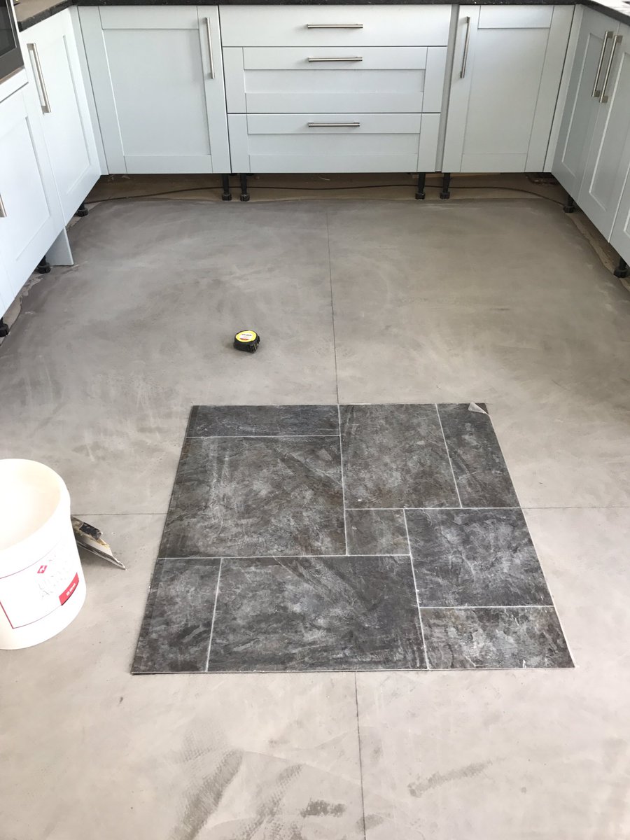floor_show's tweet photo. @KarndeanFloors @FBallUK installed to this kitchen in Truro #floorshow #karndean https://t.co/KFYzSuX9Nt