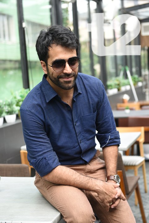 t2telegraph's tweet photo. He can lie in mud for hours for the sake of art and bishorjon. Just donโt ask @itsmeabir to dance!
https://t.co/BIxpESsI1C https://t.co/PWtiGbIl6m