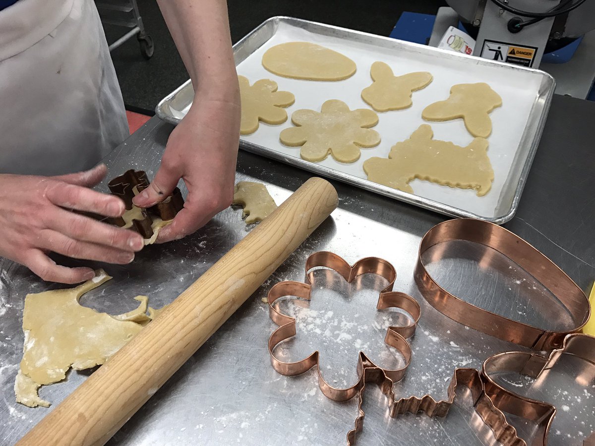 Bunnies, eggs and sheep in cookie form 😍🍪 <a href="/9and10News/">9&10 News</a> is getting ready for Easter live at Sweet Tartlette in <a href="/TraverseCity/">Traverse City</a>!
