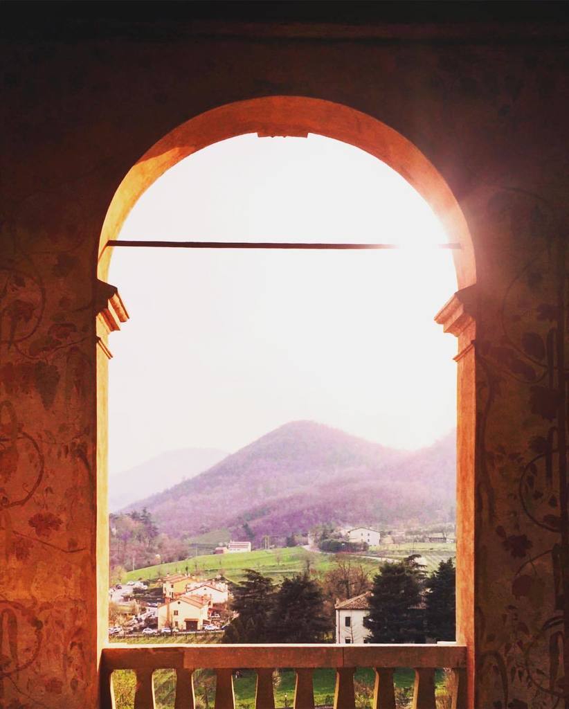 Chain. #collieuganei #italy #whatitalyis #villadeivescovi #torreglia #architecture #archilovers ift.tt/2oa7G2O