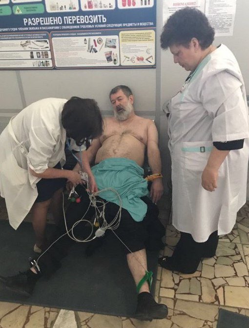 C9SX91_XoAAfxBw.jpg:large