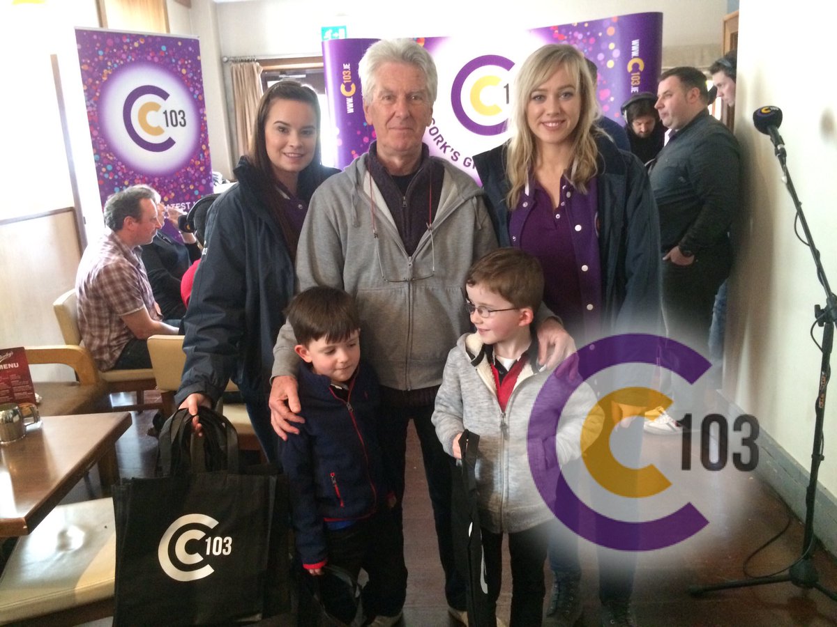 C103Cork's tweet photo. Lots of yummy food and juices on the show at the moment. We are here @HibernianHotelM until 1pm! #CorkToday #C103Cork #RacingHomeForEaster 🐣 https://t.co/atr3Xfk9e7