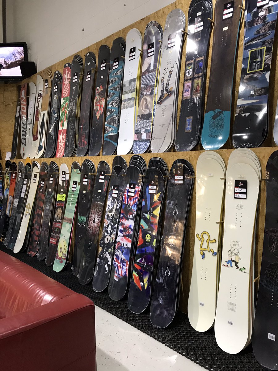 Choices choices choices 😳😍🏂 #smashingpowder #snow #snowboarding #snowboard #snowday #snowboarder #snowsports #snowboardlife #ski #skiing