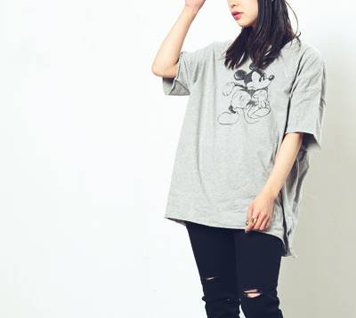 チャオパニック Ar Twitter トレンドのオーバーサイズ Tシャツ モノトーンのプリントで幼くなり過ぎないデザイン 怒ってるミッキーもなかなか出会えない メンズのlサイズ Xl位のサイズ感なので 男性の方でもゆるく着て頂けます Zozotown T Co Tayffzb1mf