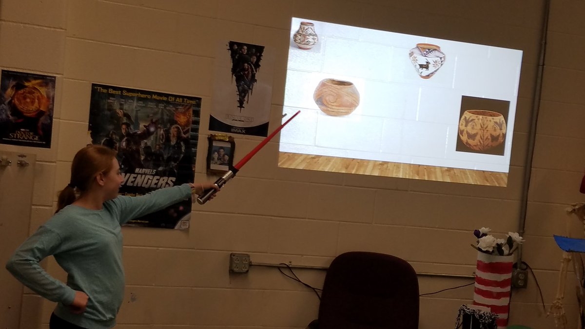 HarrisonJrArt's tweet photo. Who needs teachers when students teach students? #gotthedayoff https://t.co/6Vfmshkjqi