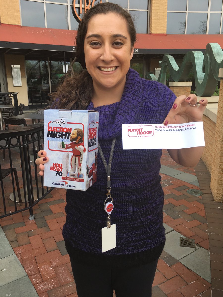 mlpresley99's tweet photo. @Capitals #RedHuntWinner #BobbleBeast #RockTheRed #24!!! #Clarendon https://t.co/LZmWRnzJxj