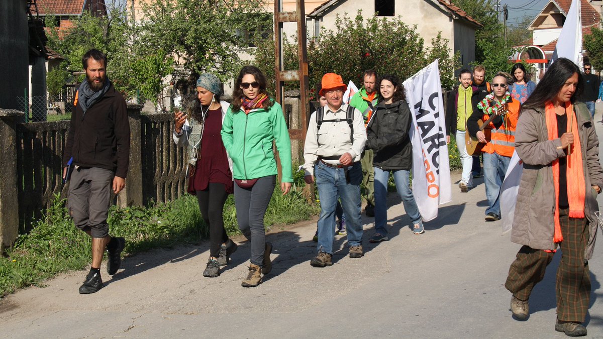 aa_balkans's tweet photo. "Marš građana za Alep" u Nišu: Rešeni da istraju i stignu u Siriju https://t.co/aO1lPGQEAw #CivilMarchForAleppo #Niš #Sirija https://t.co/wCUwO9sUqd
