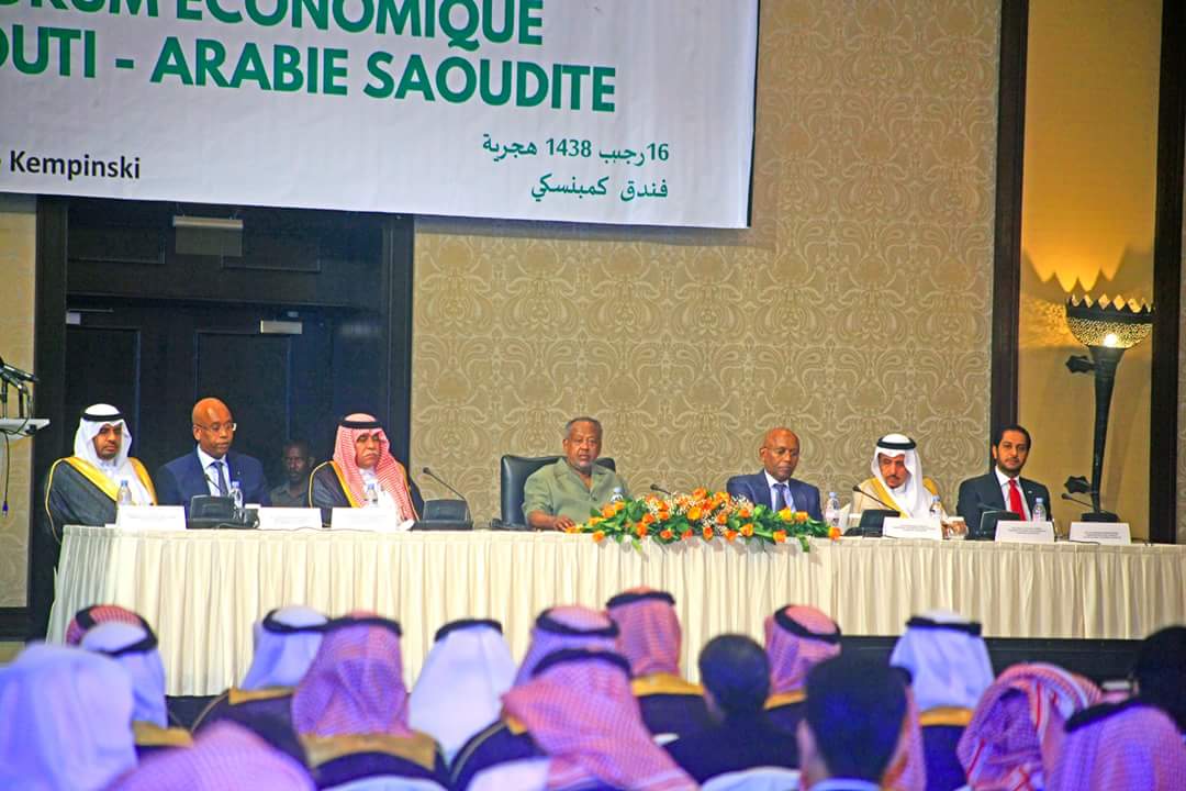 dya_bamakhrama's tweet photo. منصة حفل إفتتاح #الملتقى_الاقتصادي_الجيبوتي_السعودي في #جيبوتي #Djibouti بحضور رئيس الجمهورية  @IsmailOguelleh وزير #التجارة_والاستثمار https://t.co/uoFn1dxHLr