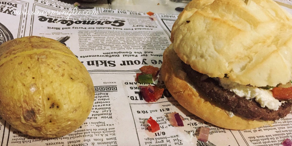 rinconsinglu's tweet photo. Ayer cenamos con amigos en #malaburger! Tienen pan sin gluten y adaptan hamburguesas con previo aviso 🙂 otra opción #singluten en #Jerez 👏🏼 https://t.co/g8K139vNKu