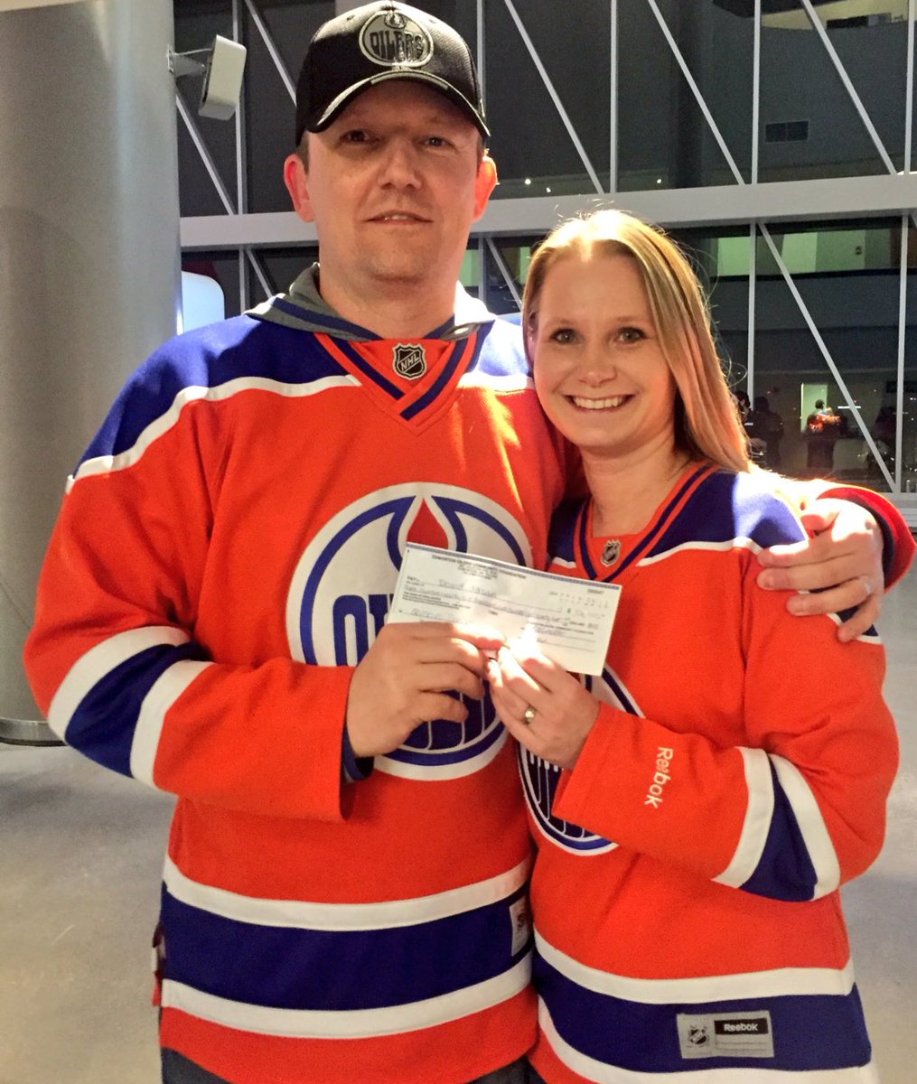 darrenrovell's tweet photo. David & Tanya Idzan went to Oilers playoff game last night. They went home with $336,995 ($254,640 US) tax free by winning 50/50 raffle. https://t.co/FmZCm9id1R