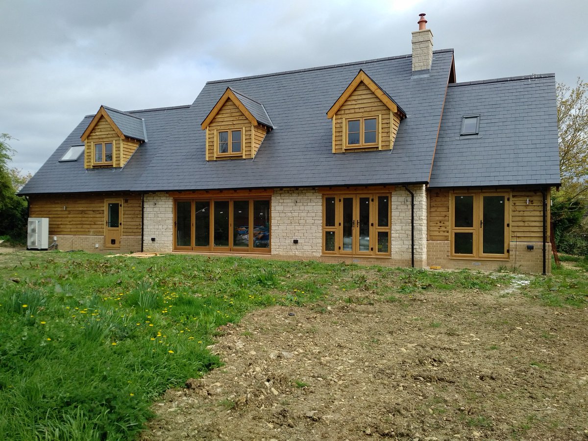 Our latest spring self-build installation! Sustainable heating via a <a href="/Daikinuk/">Daikin UK</a> altherma heat pump. #Daikin #RenewableEnergy #HeatPump