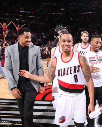 Huskies6X's tweet photo. UConn's Shabazz Napier scores 25 points in 25 minutes (DNP in Q4) w/ 4 assists | 10-18 shooting vs Pelicans; 28.5 PPG over last 2 games. https://t.co/Pk3GZppi1I