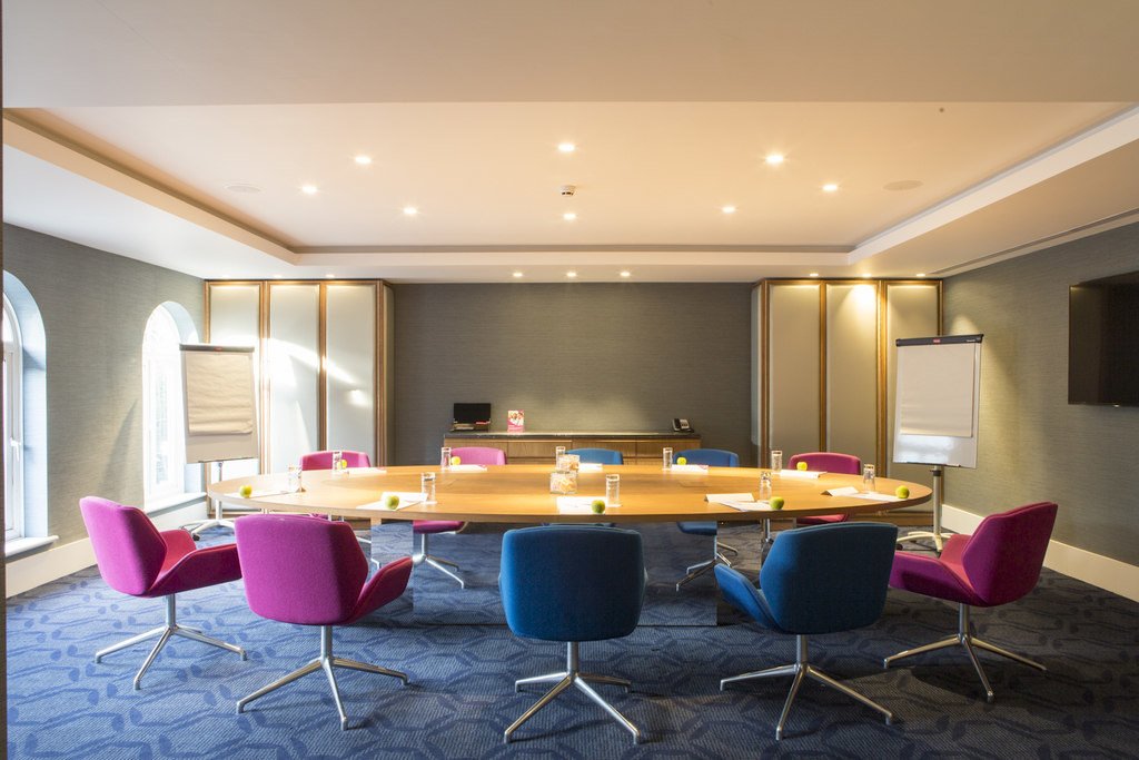 cairngroup's tweet photo. Booking a meeting? We have some excellent delegate rates this Spring in some of Britains top destination cities! https://t.co/oi0PbsJHrt https://t.co/l6OOeYvhCN