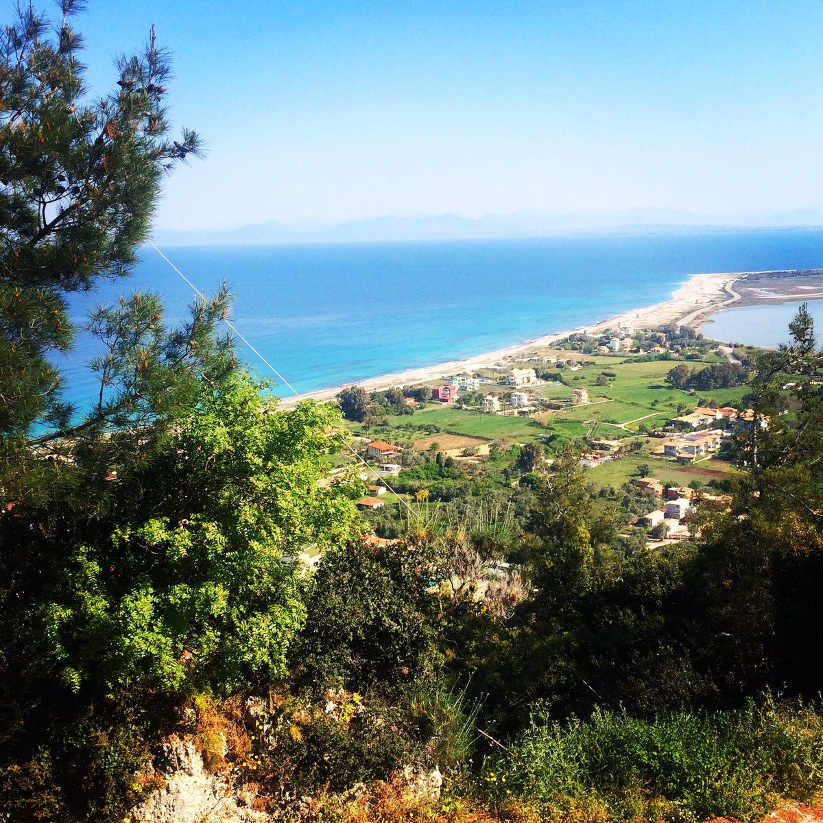 hrakaridi's tweet image. If your dreams don't scare you... they aren't big enough 💙🙏🏼🌳 #blessed #ttot #wanderlust #wanderlustwednesday #travel