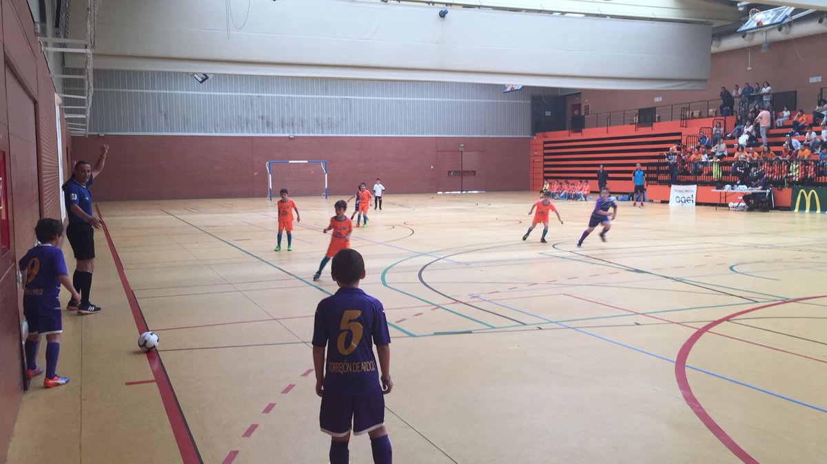 PREBENJAMIN Gr. A
<a href="/torrejonsala/">Torrejón Sala</a> 1-9 Élite Talavera FS
Segunda victoria y también por goleada para el Élite. Ojo equipazo!!!
#MóstolesCup