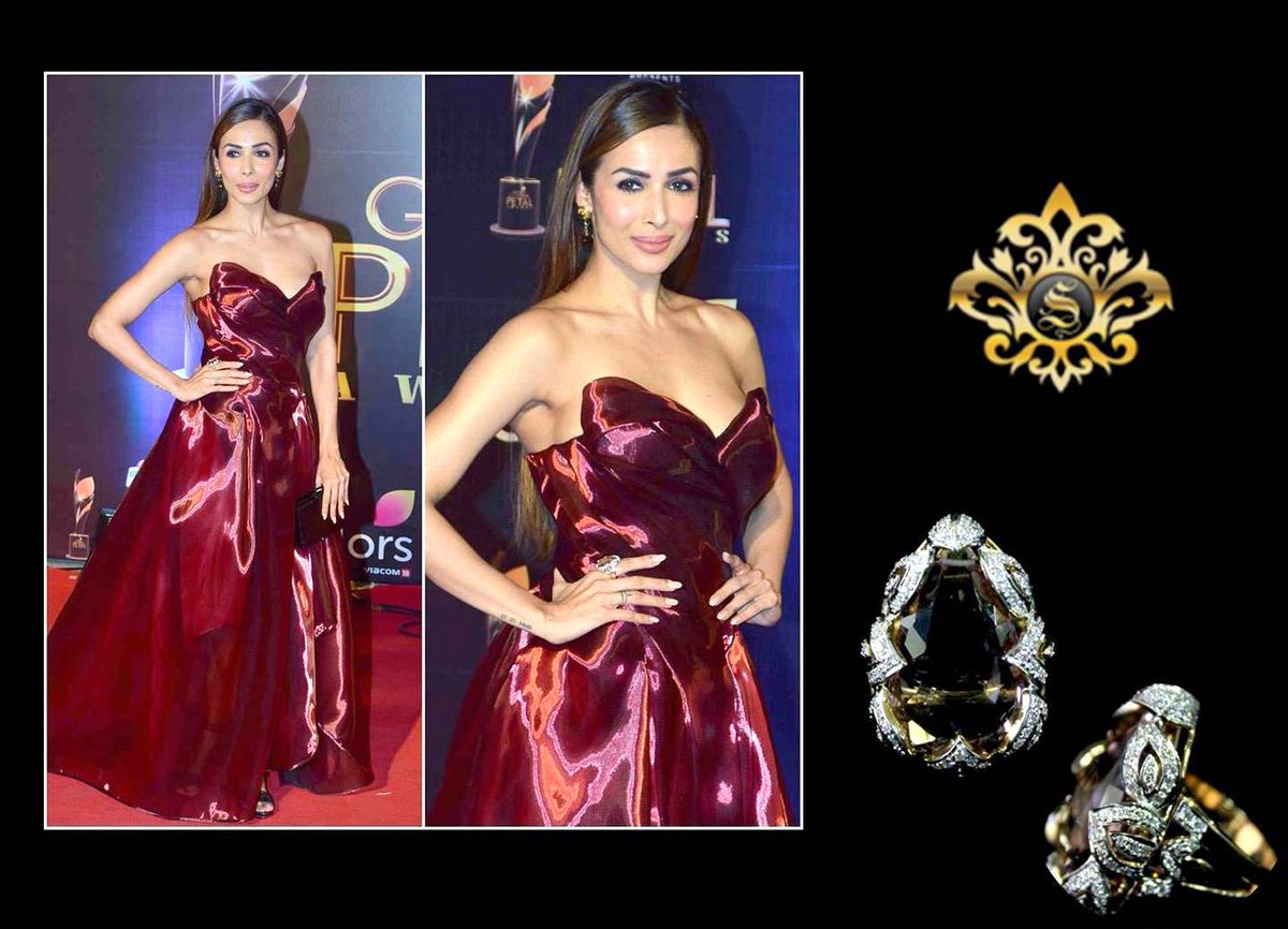 SatyaniJ's tweet photo. Stunning @MallaAroraFC dazzling in @satyanifinejewels creation by @maheepkapoor #diamond #ring #ametryn #goldenpetalawards2017 @bandra190 https://t.co/vq1fjHdPbw