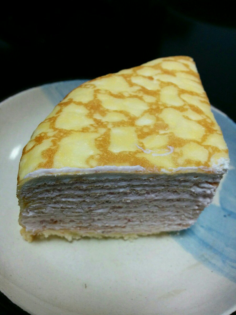 Taneichi 池袋のお土産に ヨックモック のミルクレープ買って帰ったら嫁さんにミルクレープは販売終了したのになんで って驚かれた W 確かにネットには販売終了の文字が あの店はヨックモックじゃなかったのか 箱はヨックモックなのに