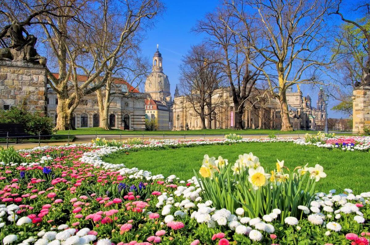 nexusDD_eV's tweet image. Frohe #Ostern euch allen!

P.S.: Noch 6 Tage bis zum #Absolventenball
bit.ly/2ngF6fT