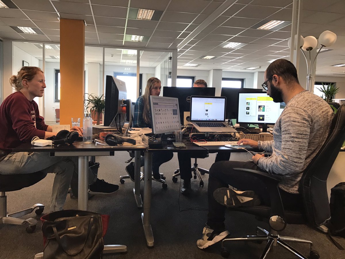 #vlogout Development Day! 7 man aan het knallen.