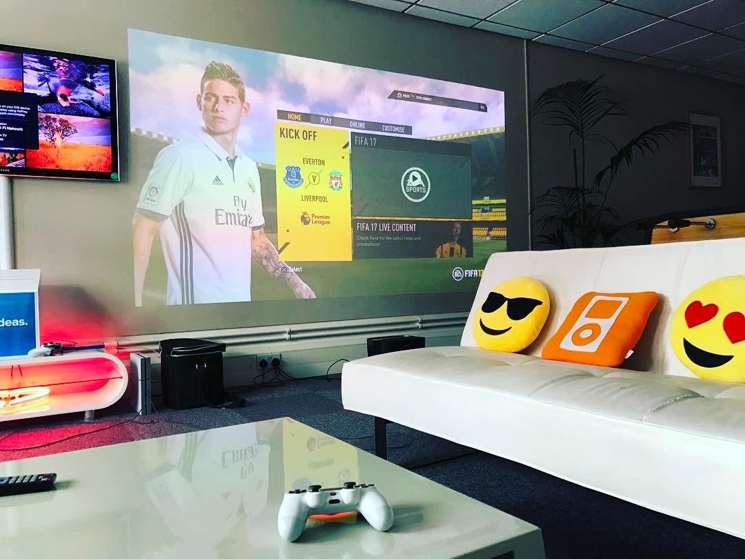 ClickyJobs's tweet image. It’s #fifathursday at #clickyHQ