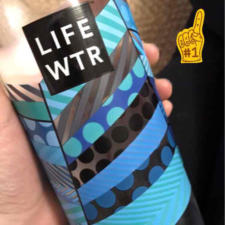 giuliamorandi's tweet photo. Just received this amazing water to try @Influenster @LIFEWTR #InspirationDrops #2017 #contest https://t.co/sHOVFNJa2w