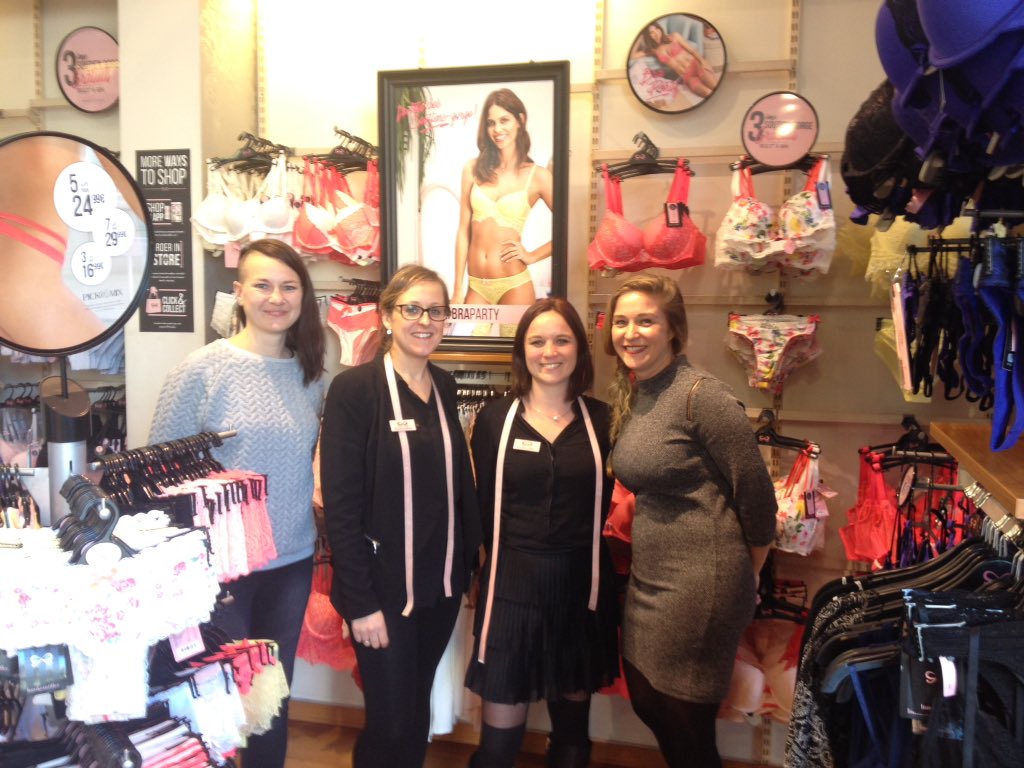 Merci pour votre visite à Dunkerque Marine et Barbara #hkmloveshershero <a href="/P_Mountford/">Philip Mountford</a> <a href="/S_Lalanne/">Stéphane Lalanne</a>