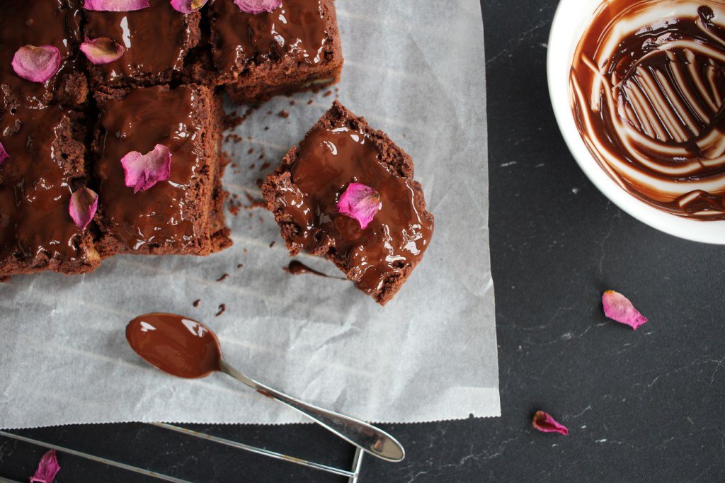 AndreaDkort's tweet photo. Smeuïge glutenvrije brownies https://t.co/EwSXe8QfoS https://t.co/TmM16z1AOm