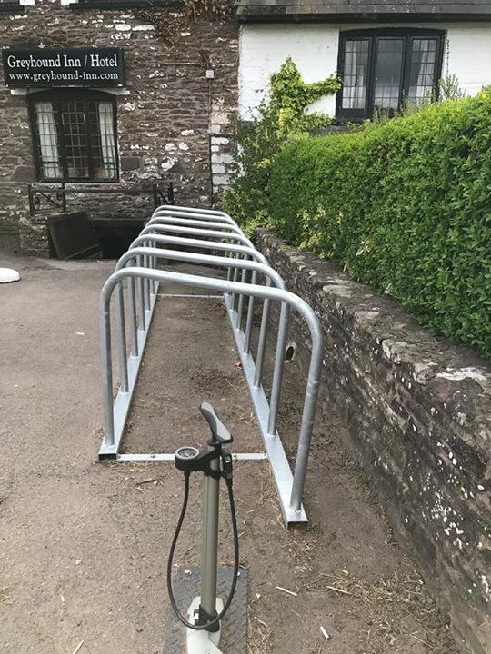 Tea 'n' Cake as come to The Greyhound Inn on cycle route 42 #southwales #cake #cycling <a href="/PontypoolRCC/">PontypoolRCC</a> <a href="/southwalesargus/">South Wales Argus</a> <a href="/cyclingweekly/">Cycling Weekly</a>