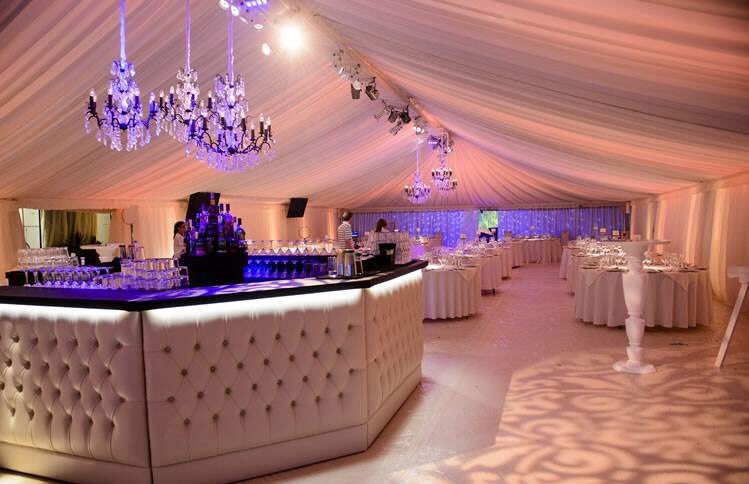 MyMobileBar1's tweet photo. Our luxurious event bar. Our calendar is filling up fast for this Summer's wedding &amp; festival season so chat to our team asap on 07968121981 https://t.co/wmHQLIUJia