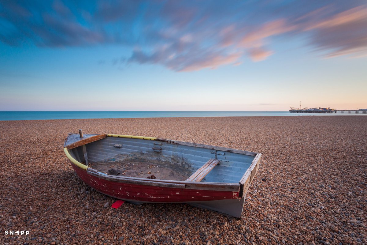 photohound's tweet photo. The beach in Brighton &amp; Hove is completely covered with pebbles &amp; you can see the underlying sand only at very low tides. Photo by @bruslaw. https://t.co/tAgiau7ij4